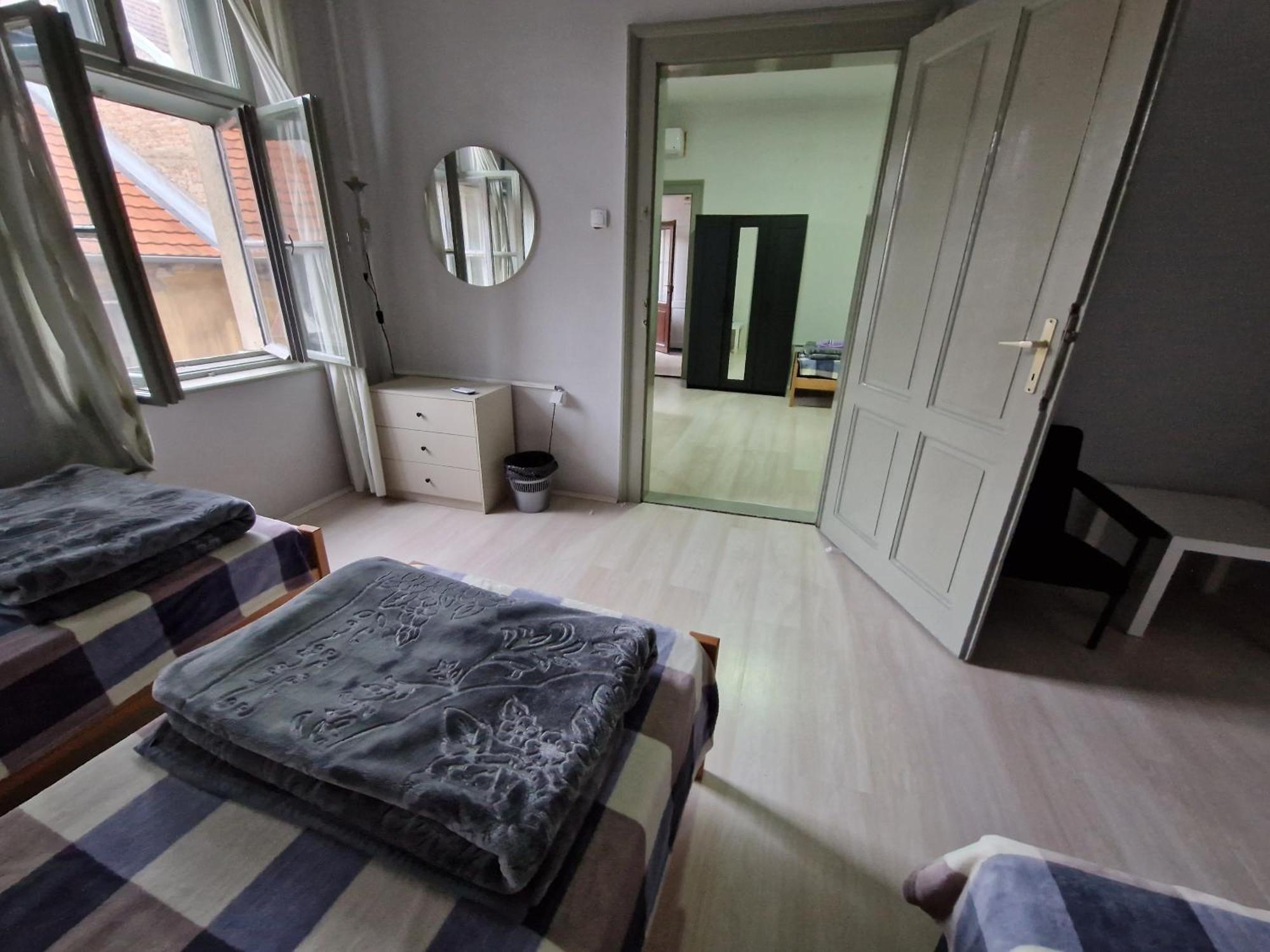 Downtown Belgrade Mixed Beds Hostel Εξωτερικό φωτογραφία